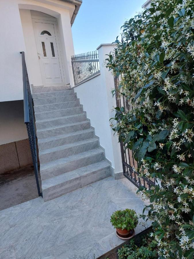 Apartman Luka Jadrtovac Exterior foto