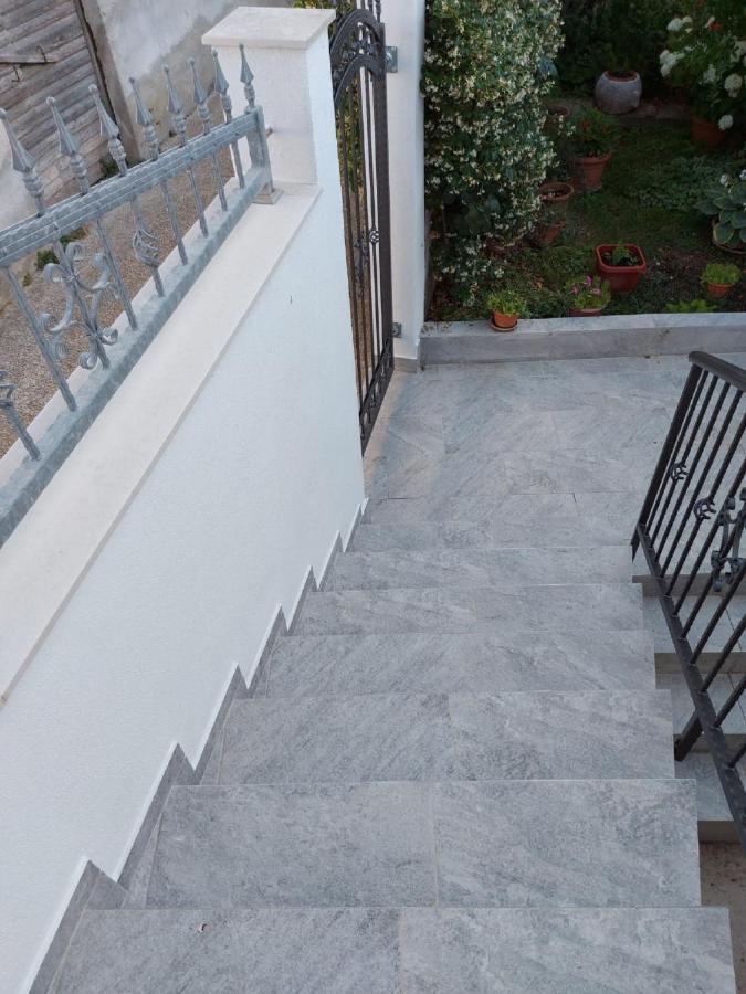 Apartman Luka Jadrtovac Exterior foto
